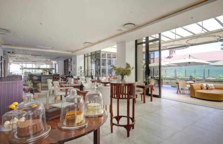 Sandton Skye Apartments Йоханнесбург Экстерьер фото