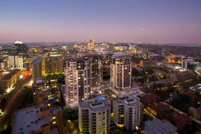 Sandton Skye Apartments Йоханнесбург Экстерьер фото