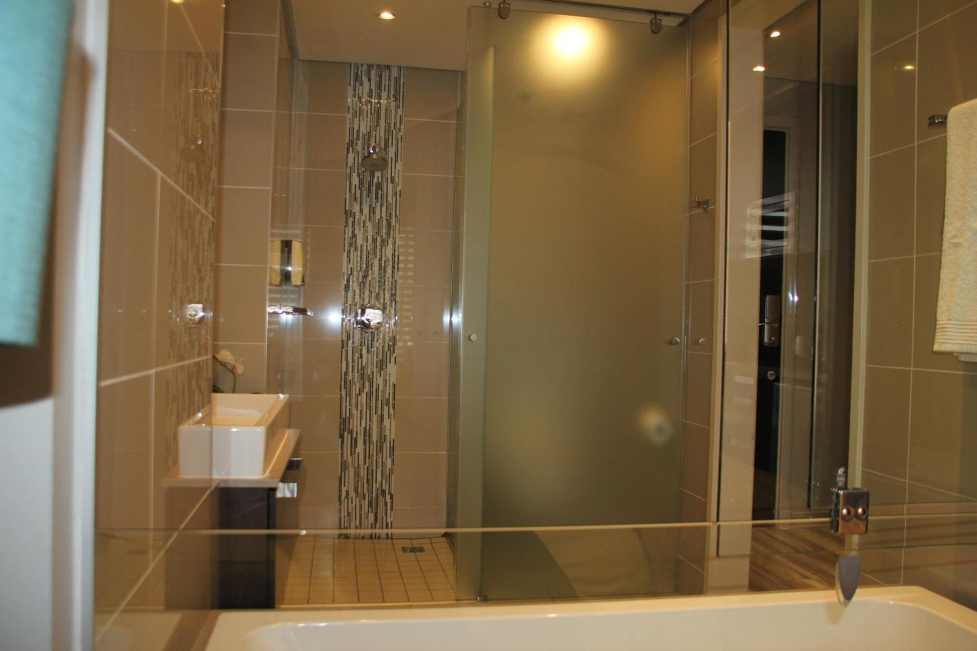 Sandton Skye Apartments Йоханнесбург Экстерьер фото