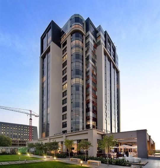 Sandton Skye Apartments Йоханнесбург Экстерьер фото